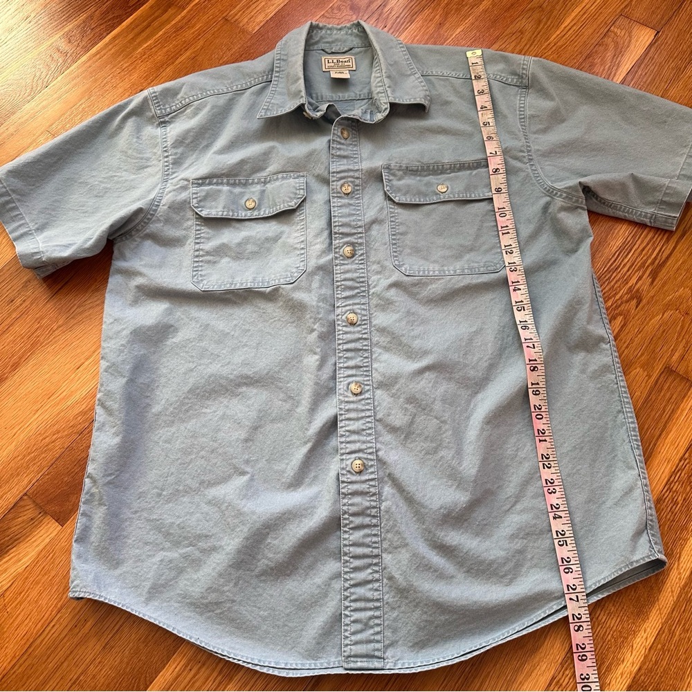L.L.Bean Men’s Medium Blue Comfort Stretch Sun Washed Shirt Short Sleeve Pockets - Picture 4 of 14